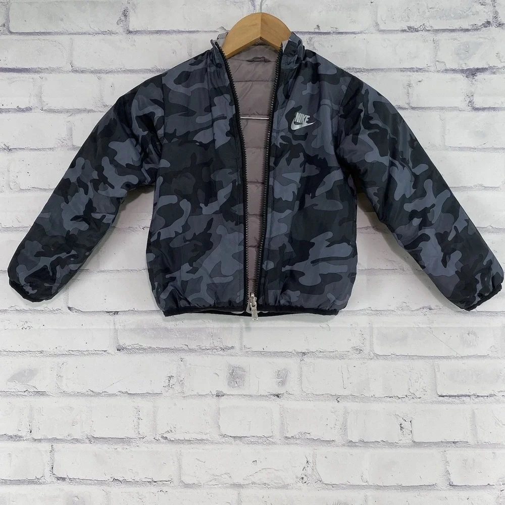 Nike Puffer Jacket Boy's Size 4T Toddler Full Zip Puffer Sweater Reversible Camo